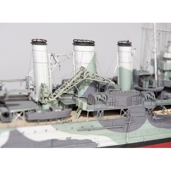 Brytyjski ciężki krążownik HMS Suffolk, skala 1:300